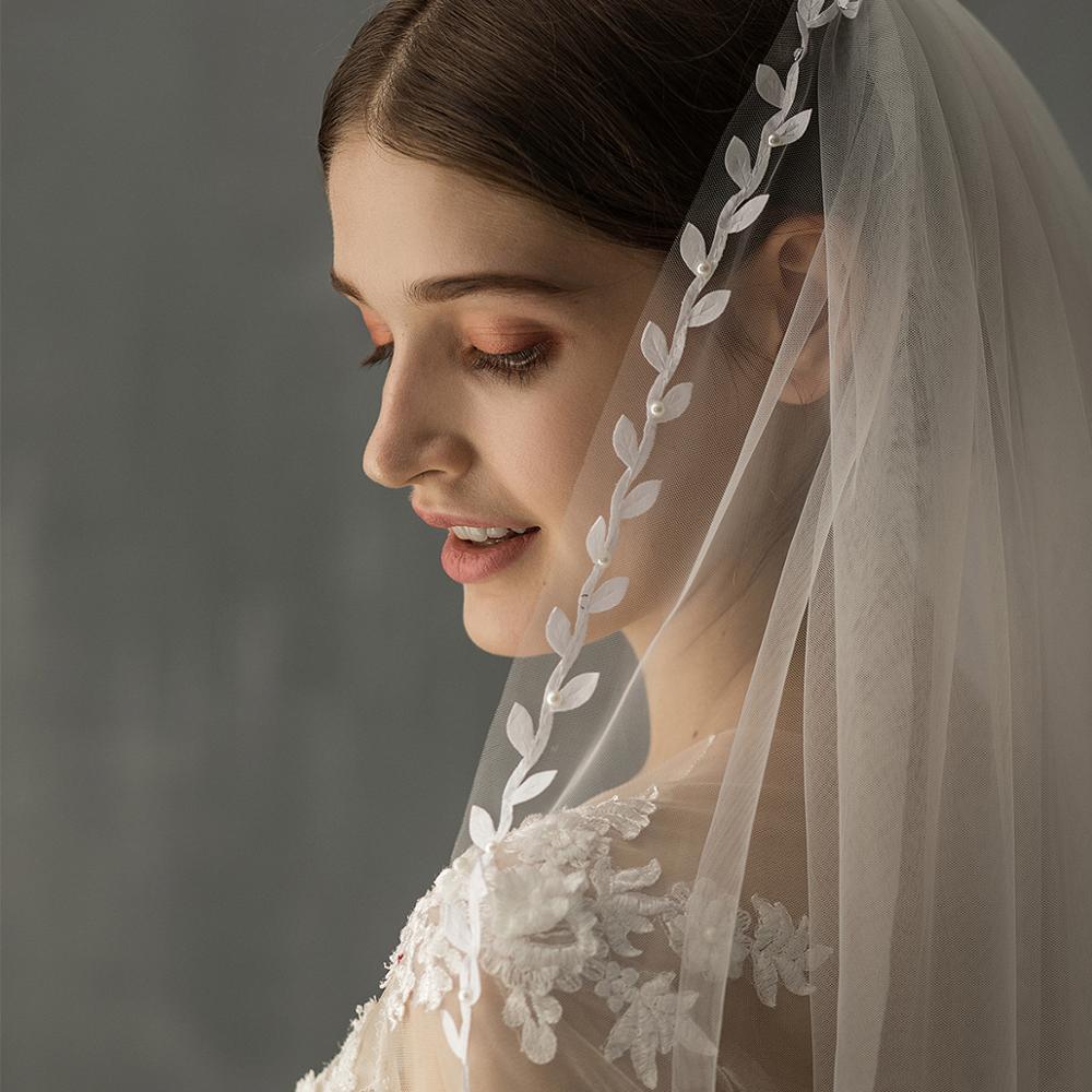 Mid Length Bridal Veil With Double Leaf Edge