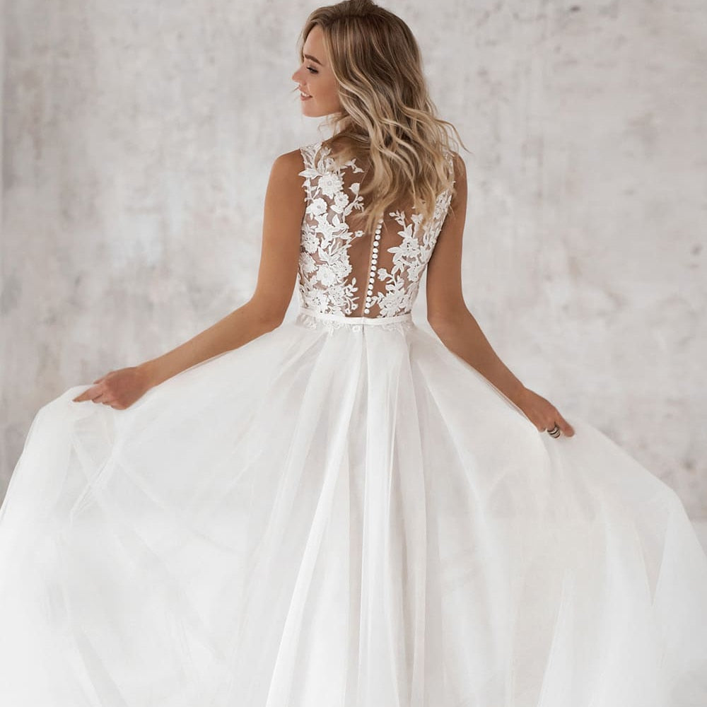 Flowy Bohemian Lace Appliques Bridal Dress