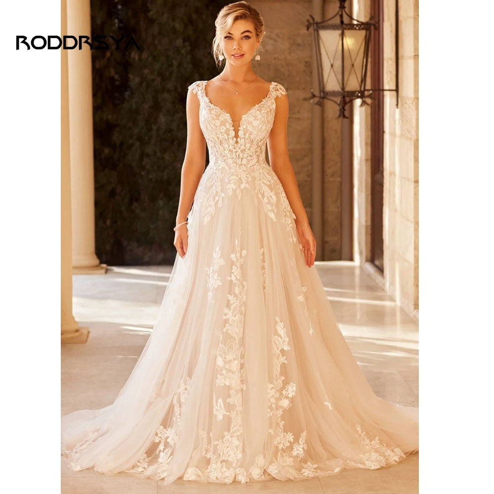V-Neck Cap Sleeve Lace Appliques Bridal Gowns With Buttons