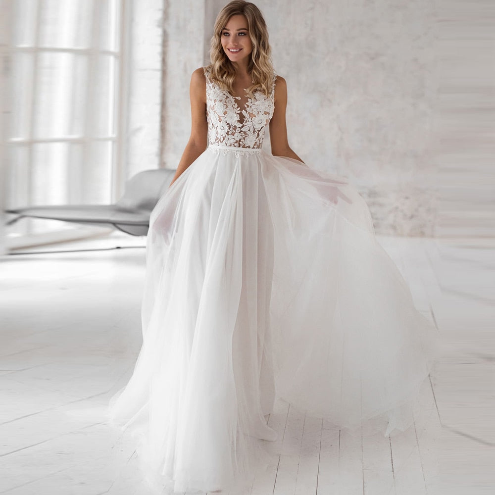 Flowy Bohemian Lace Appliques Bridal Dress